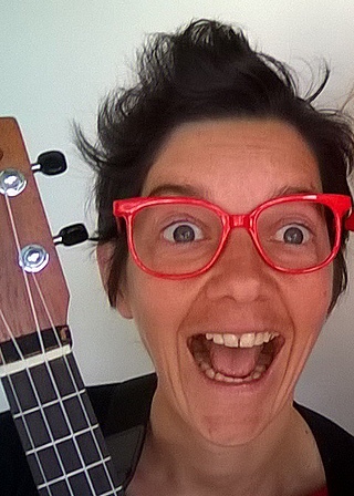 Marie Eve Danis, Colonie de vacances Ulysséo, Cours guitare