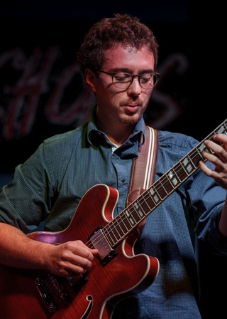 Antoine Savoie, Colonie de vacances Ulysséo, Cours guitare